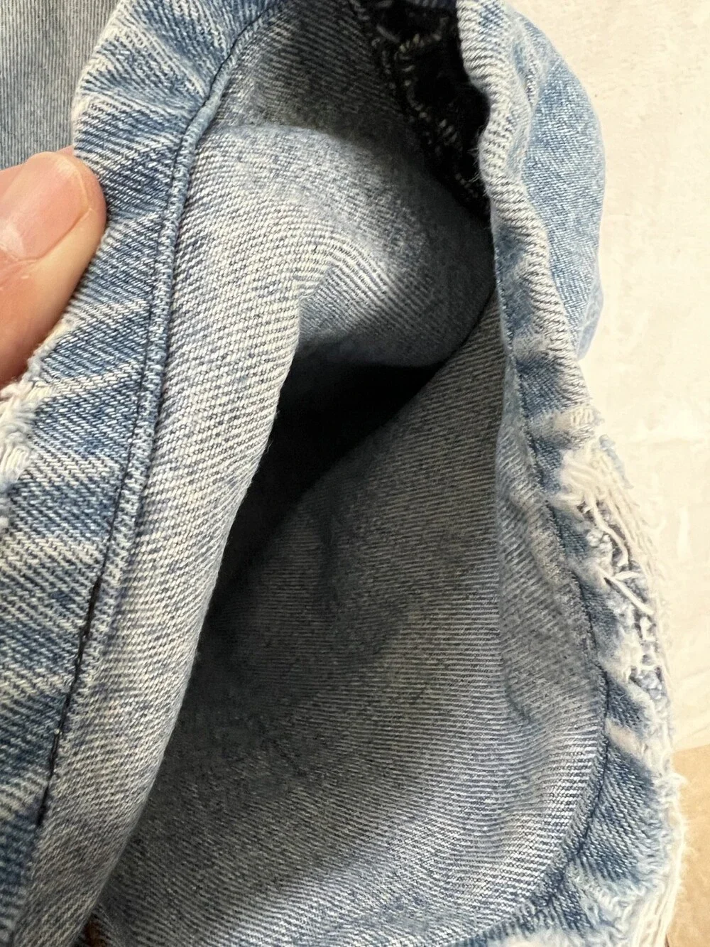 Vintage Levi’s 550 Denim Jeans Size 36x29 Medium Wash Distress Y2K Altered